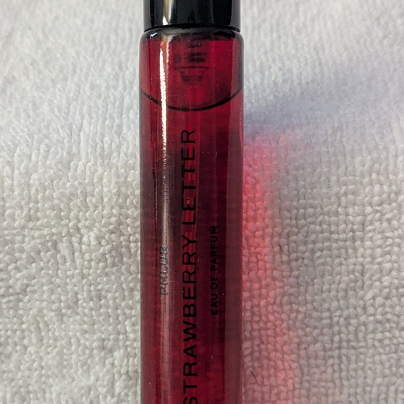 Phlur Strawberry Perfume - Picture 2 of 5